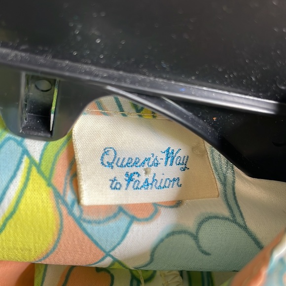 Beautiful Vintage Queen’s Way to Fashion Floral Shift Dress - Picture 7 of 7